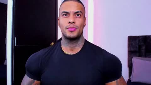 Snapshot of johnbelt_ chatting on 11.19.25 john belt online show from 11.19.25