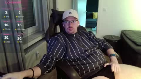 Snapshot of johndor22 chatting on 12.01.24 Jones online show from 12.01.24