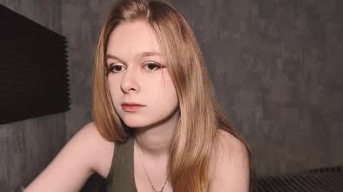 Snapshot of johnettebrackbill chatting on 03.31.26 SofiaOweenss online show from 03.31.26