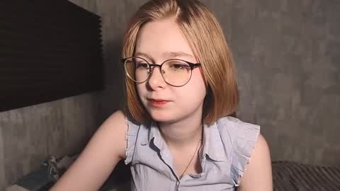 Snapshot of johnettebrackbill chatting on 04.03.26 SofiaOweenss online show from 04.03.26