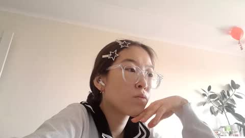 Snapshot of johnmerli chatting on 12.02.25 Molly online show from 12.02.25