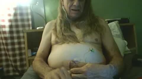 Snapshot of johnnieq1971 chatting on 05.17.26 johnnieq1971 online show from 05.17.26