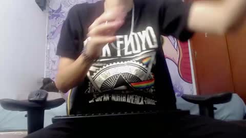 Snapshot of johnny_cagee chatting on 02.01.25 johnny_cagee online show from 02.01.25