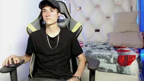 Snapshot of johnny_cagee chatting on 09.21.25 johnny_cagee online show from 09.21.25