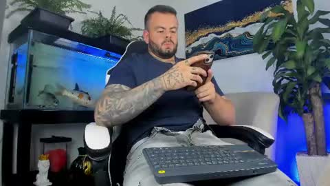 Snapshot of johnnygrayson_ chatting on 06.20.26 JOHNNY online show from 06.20.26