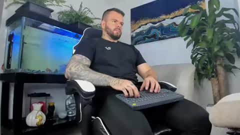 Snapshot of johnnygrayson_ chatting on 06.21.26 JOHNNY online show from 06.21.26
