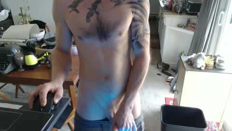 JohnnyTomcat online show from 10.09.25