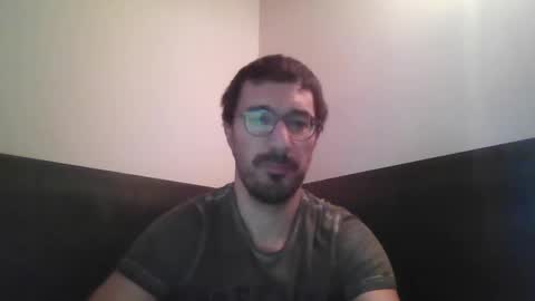 Snapshot of johnparis7575 chatting on 04.12.26 Johnfrench online show from 04.12.26