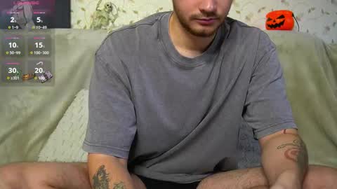 Snapshot of johnstoneisland chatting on 11.05.25 John online show from 11.05.25