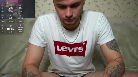 Snapshot of johnstoneisland chatting on 11.10.25 John online show from 11.10.25