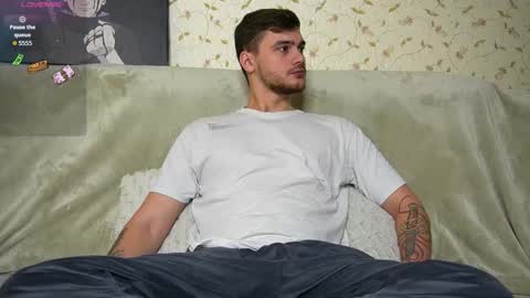 Snapshot of johnstoneisland chatting on 11.16.25 John online show from 11.16.25