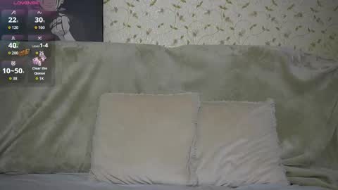 Snapshot of johnstoneisland chatting on 11.17.25 John online show from 11.17.25