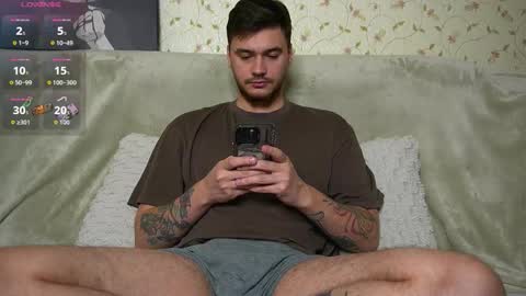 Snapshot of johnstoneisland chatting on 11.22.25 John online show from 11.22.25