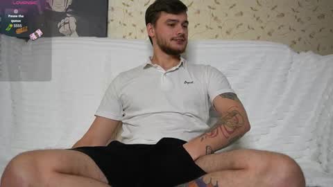 Snapshot of johnstoneisland chatting on 12.14.25 John online show from 12.14.25