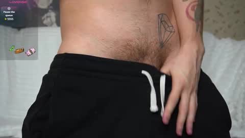 Snapshot of johnstoneisland chatting on 12.17.25 John online show from 12.17.25