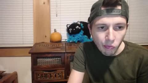 Snapshot of johstondude chatting on 11.29.25 Johston online show from 11.29.25