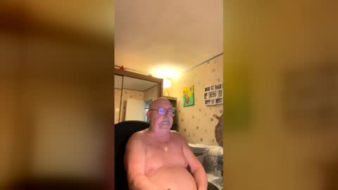 Snapshot of jojo60000529566 chatting on 02.04.26 jojo60000529566 online show from 02.04.26