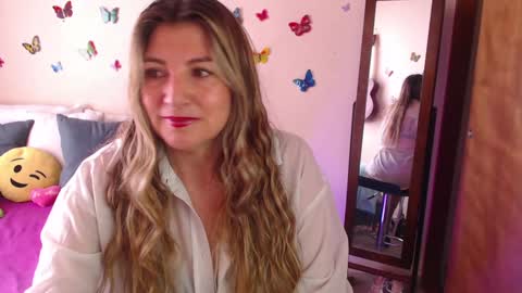 Jolie Mature online show from 01.28.25