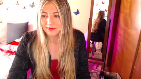 Jolie Mature online show from 10.07.25