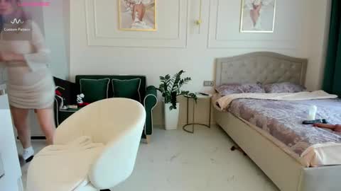 Jolie Ozolla online show from 09.15.25