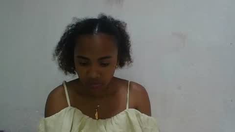 Snapshot of joliedonnue chatting on 12.01.25 joliedonnue online show from 12.01.25