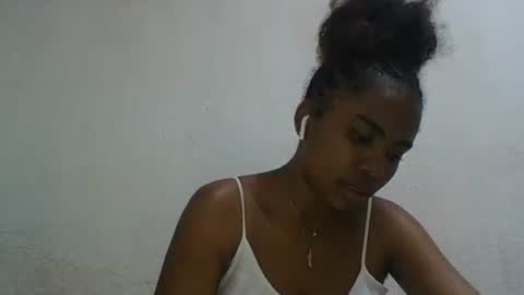 Snapshot of joliedonnue chatting on 12.14.25 joliedonnue online show from 12.14.25