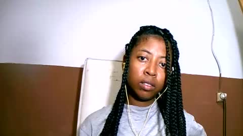 Snapshot of joliekah27 chatting on 02.15.25 joliekah27 online show from 02.15.25