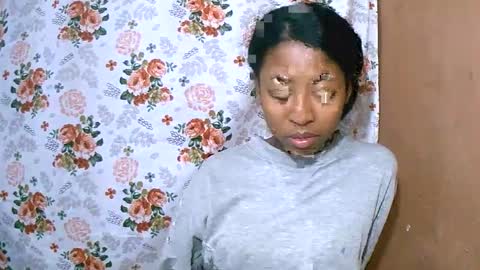 Snapshot of joliekah27 chatting on 03.08.25 joliekah27 online show from 03.08.25