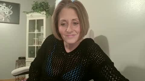 Snapshot of joliexx41 chatting on 11.10.25 Jolie online show from 11.10.25