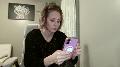 Snapshot of joliexx41 chatting on 11.22.25 Jolie online show from 11.22.25