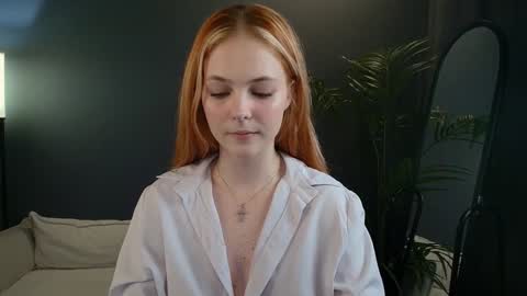 Snapshot of jolly_bean chatting on 02.02.25 Polly online show from 02.02.25