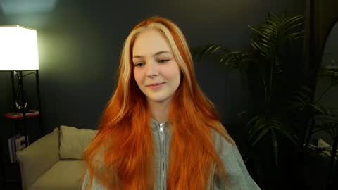 Snapshot of jolly_bean chatting on 03.08.25 Polly online show from 03.08.25