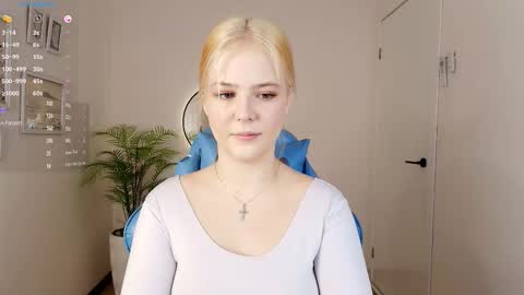 Snapshot of jolly_bean chatting on 11.30.25 Polly online show from 11.30.25