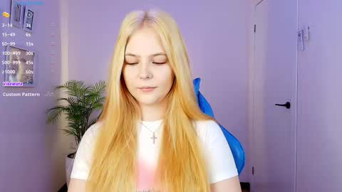 Snapshot of jolly_bean chatting on 12.03.25 Polly online show from 12.03.25