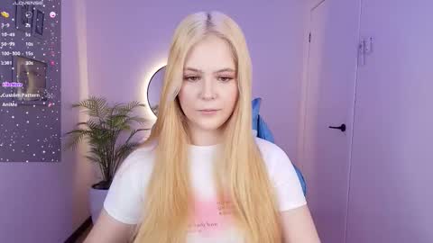 Snapshot of jolly_bean chatting on 12.05.25 Polly online show from 12.05.25