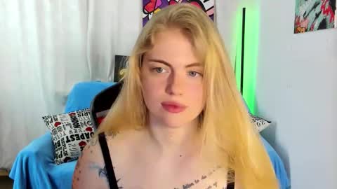 Snapshot of jolly_doll_ chatting on 06.08.26 Jolly online show from 06.08.26