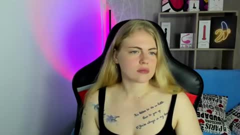 Snapshot of jolly_doll_ chatting on 06.12.26 Jolly online show from 06.12.26