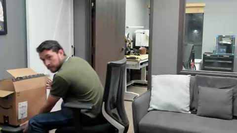 Snapshot of jonadams805 chatting on 10.31.25 jonadams805 online show from 10.31.25