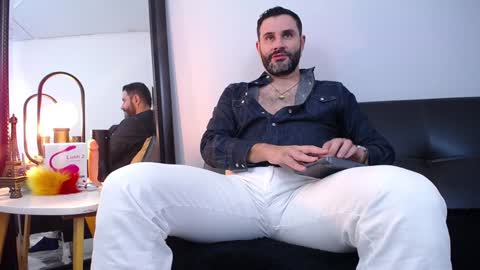 Snapshot of jonas_beard1 chatting on 01.04.25 JONAS BEARD online show from 01.04.25