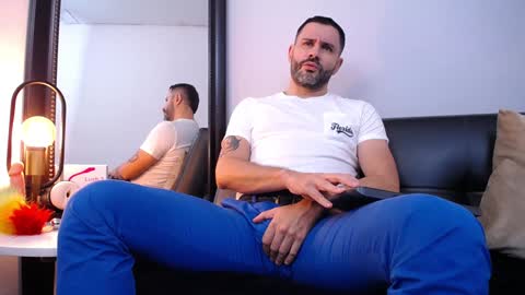 Snapshot of jonas_beard1 chatting on 02.06.25 JONAS BEARD online show from 02.06.25