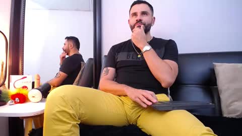 Snapshot of jonas_beard1 chatting on 02.18.25 JONAS BEARD online show from 02.18.25
