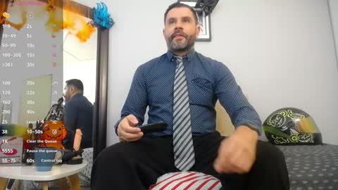 Snapshot of jonas_beard1 chatting on 10.07.25 JONAS BEARD online show from 10.07.25