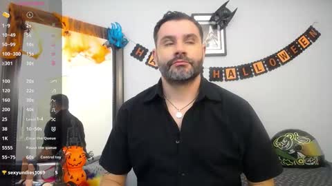 Snapshot of jonas_beard1 chatting on 10.10.25 JONAS BEARD online show from 10.10.25