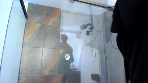 Jonathan Danielss  online show from 02.12.25