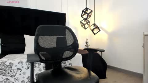 Jonathan Danielss  online show from 02.21.25