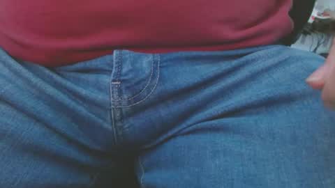 Snapshot of joncpics chatting on 12.05.25 joncpics online show from 12.05.25