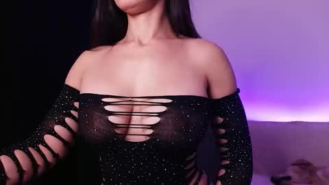 AlesyaJ online show from 10.31.25