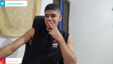 Snapshot of jonhsebastiann chatting on 11.05.25 John online show from 11.05.25