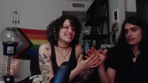 Snapshot of jonmessfan chatting on 10.30.25 jonmessfan online show from 10.30.25