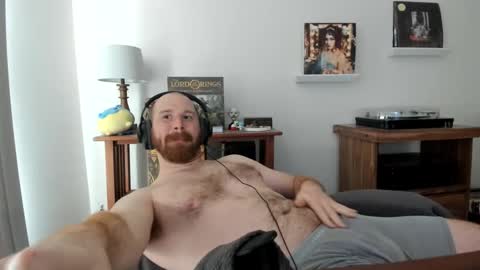 Snapshot of jonnlulz chatting on 02.11.25 Jon online show from 02.11.25